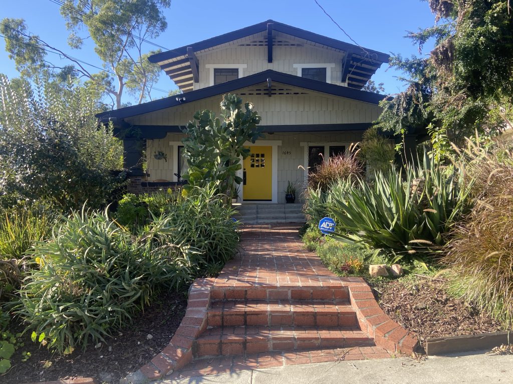 Lovely craftsman-style architecture on a Silver Lake Food Tour in Los Angeles run by To Live and Dine in LA Food Tours.